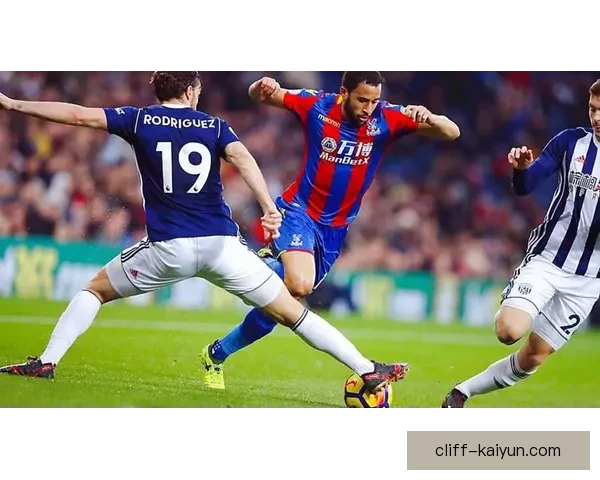 那不勒斯中场对 Osimhen 表现稳健，状态持续回暖