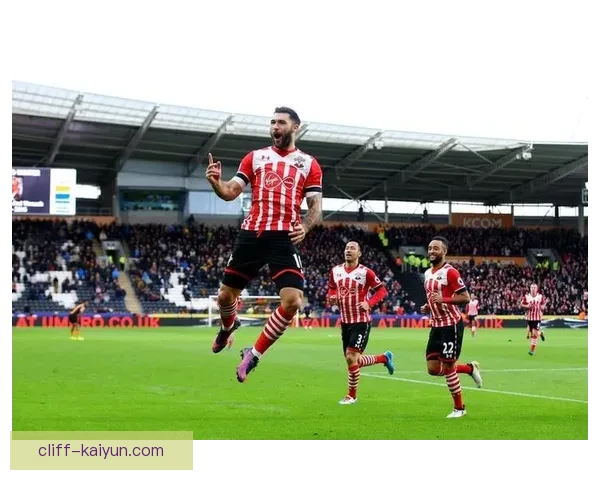 英超马丁南安普顿近期状态回暖，球队表现稳健值得关注